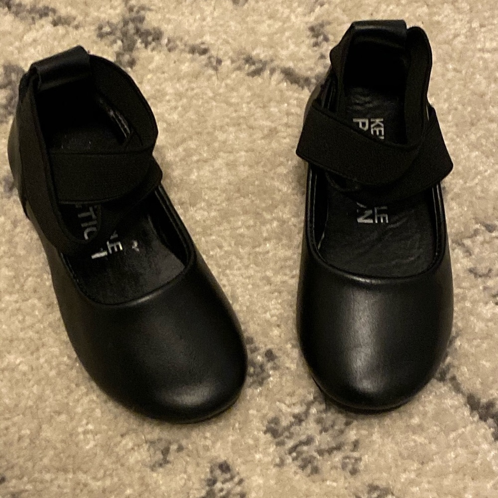 Kenneth Cole Reaction Black Ankle strap shoes